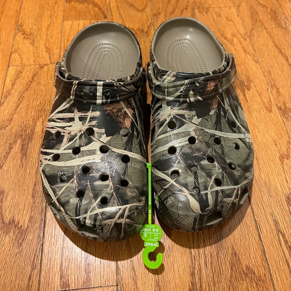 CROCS Forest Pattern Clogs